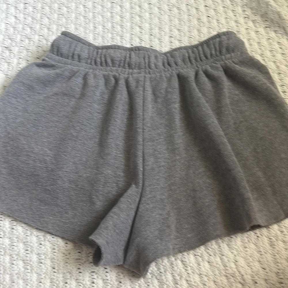 Sweatshorts - Picture 3 of 3